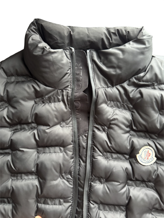 Moncler. Barthe Down Gilet.